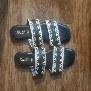 - Lottini Made in Italy Black and Tan Sandals Size 7.5